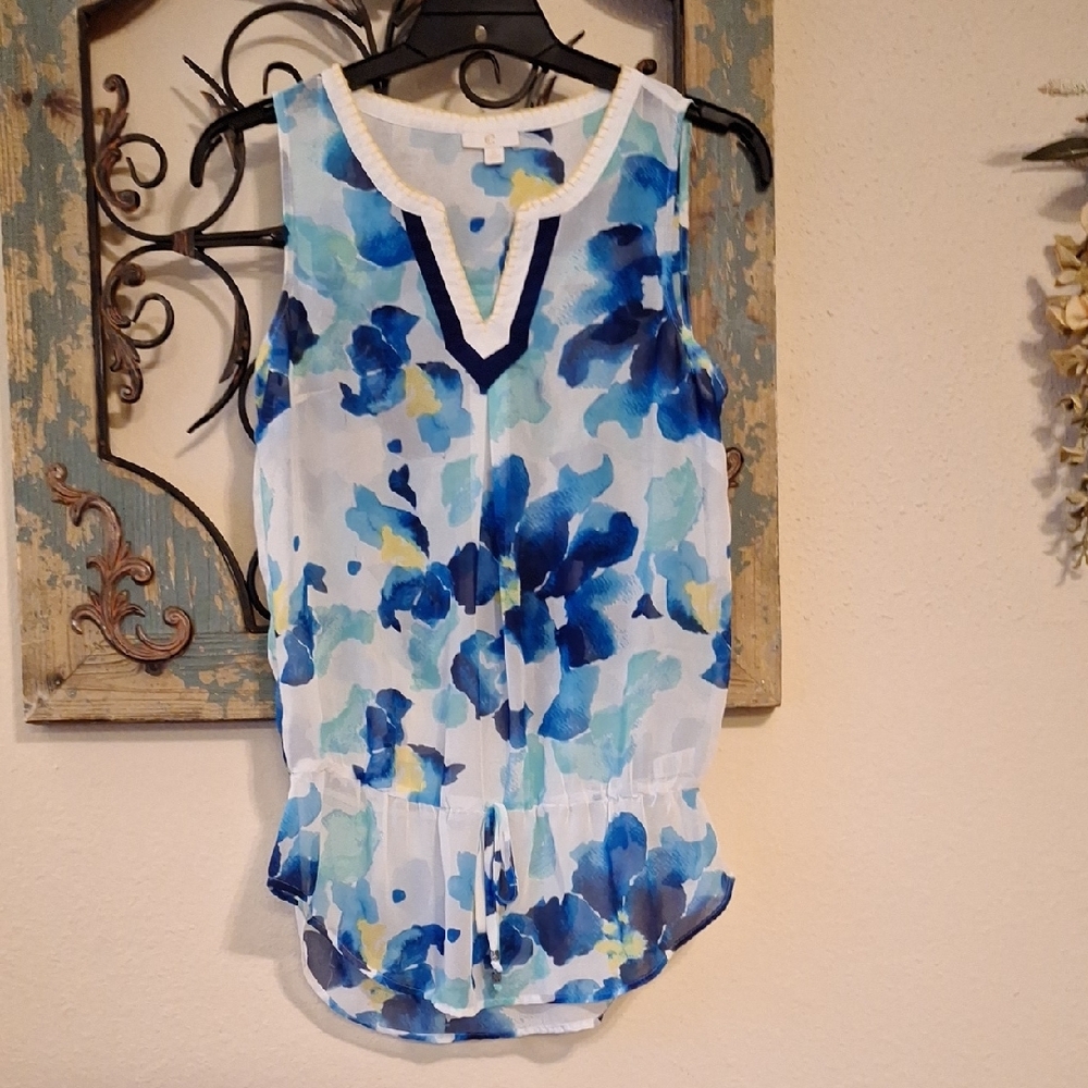 🔥🔥CLEARANCE ITEM🔥🔥 CC Boutique Blue and White Sheer Tank Top. Size Small